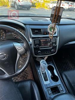 نيسان ألتيما